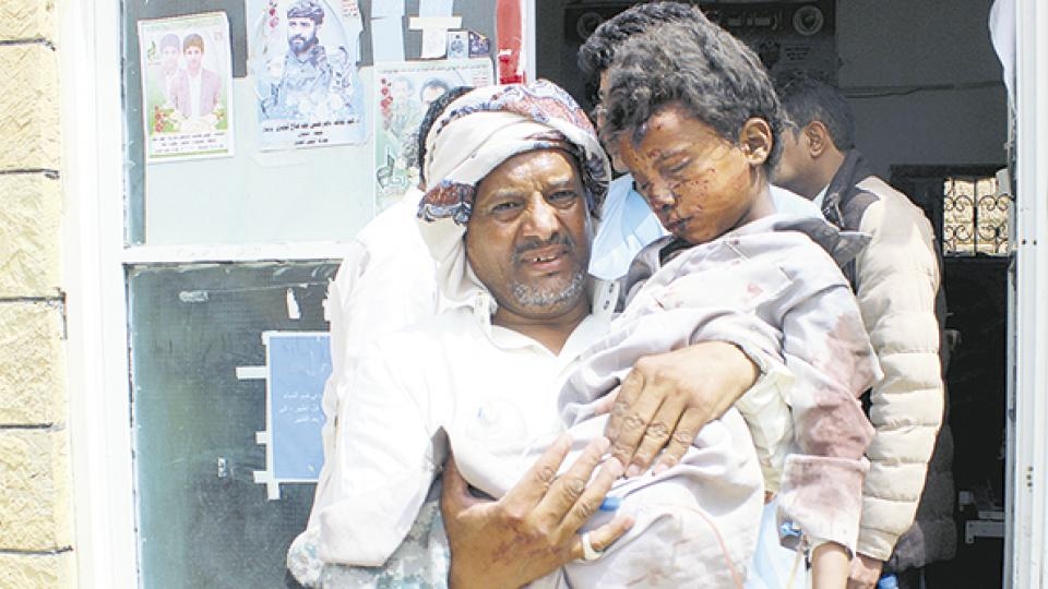Ataque aéreo en Yemen alcanza autobús escolar; hay 50 muertos