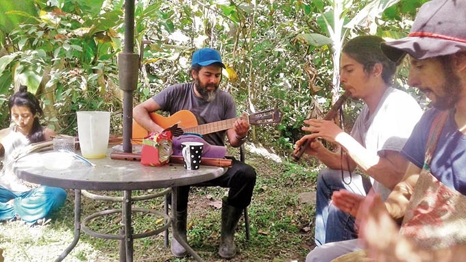 af6a645663891e1cff167dd4863c7af3 La minga y la educación