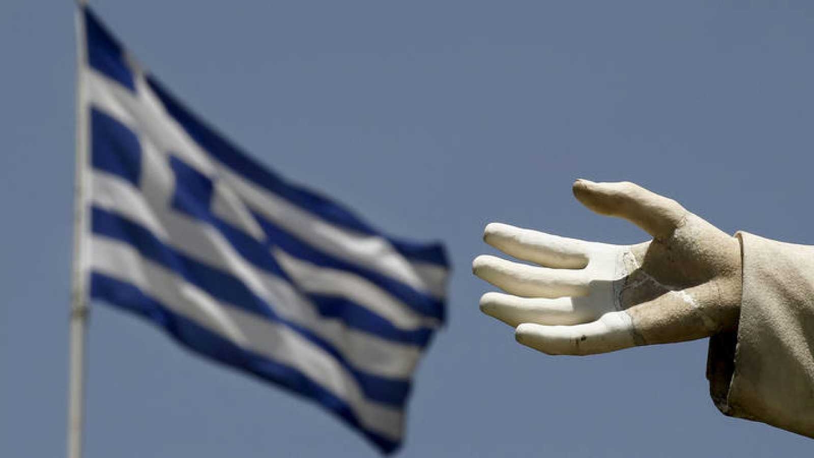 Grecia nunca fue rescatada: sigue siendo una cárcel de deudores y la UE tiene todavía las llaves