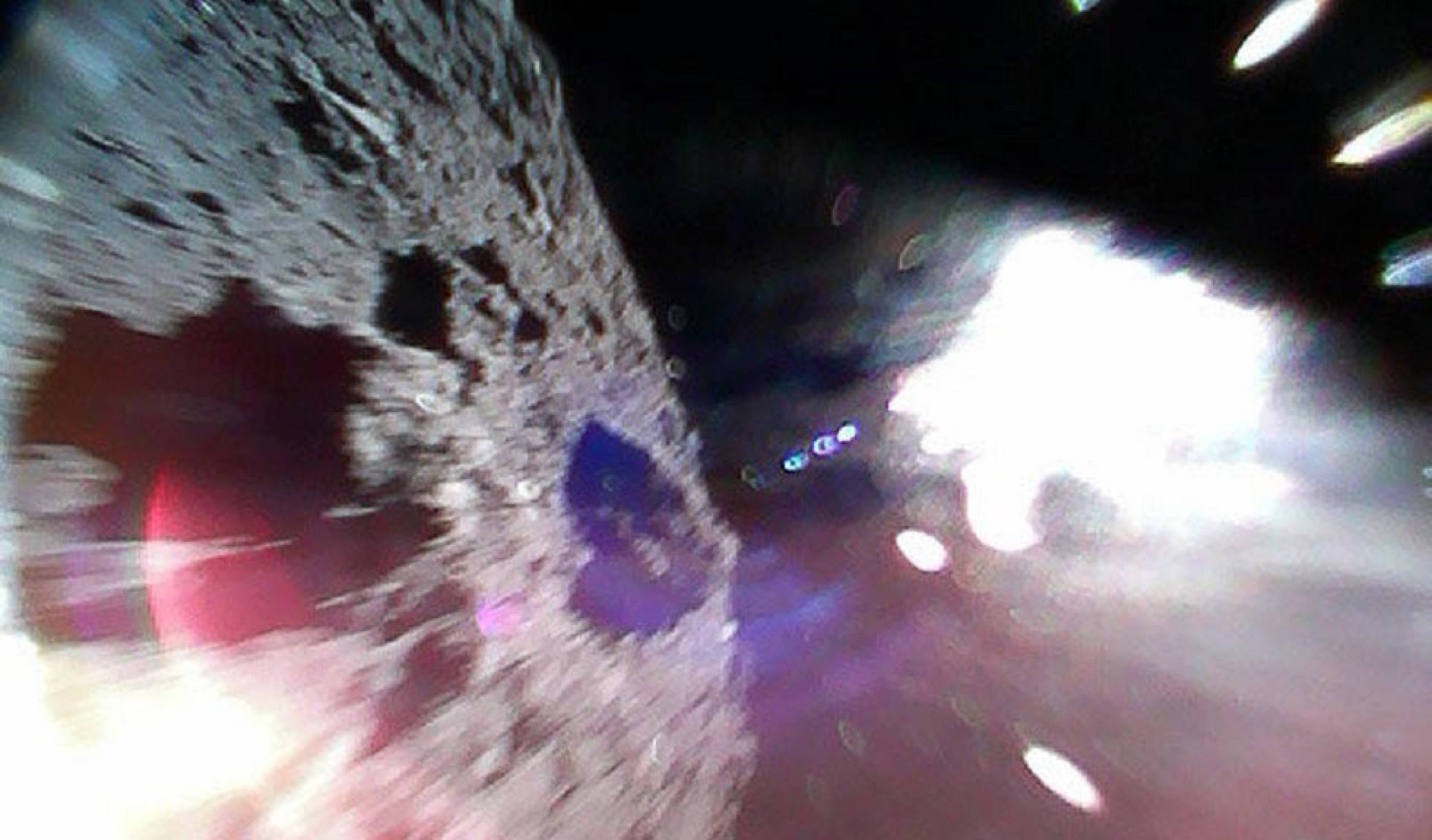 Japón logra posar dos naves en un asteroide por primera vez