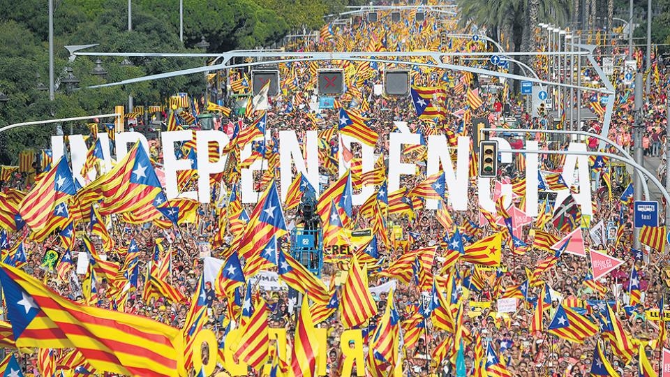 Clamor soberanista de miles de catalanes