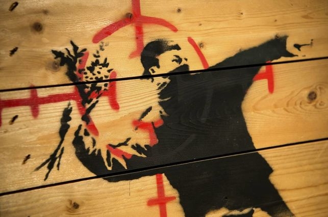 ¿Es Banksy quien trolea al capitalismo o el capitalismo el que trolea a Banksy?