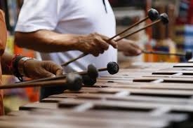 ¡Qué suene esa marimba, carajo!