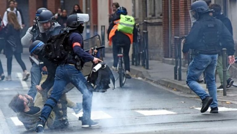 70806d2639ce23889327c1d0411a8487 Detenidos en Francia más de 700 estudiantes de secundaria por protestas