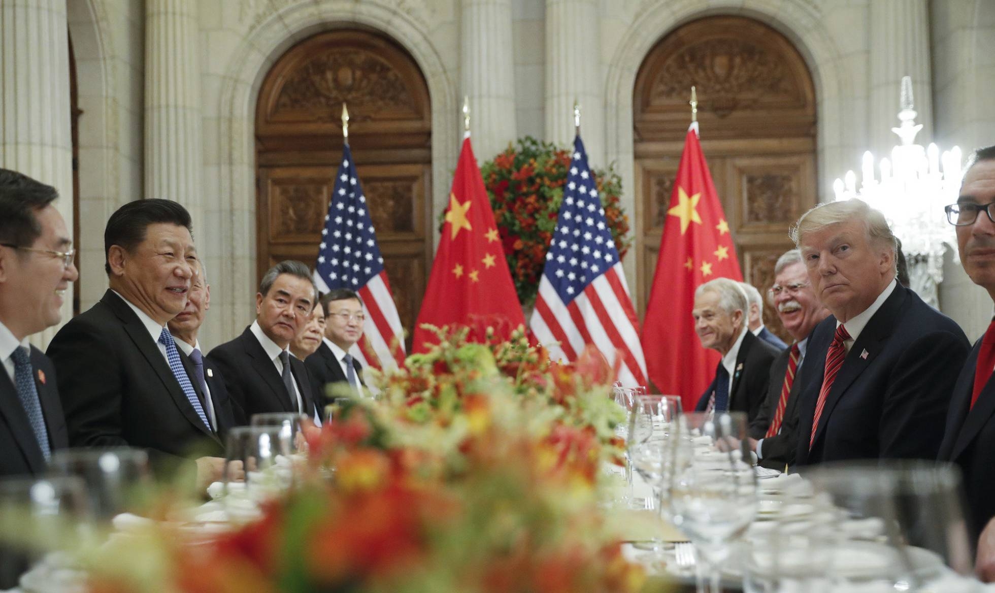EE UU y China acuerdan no imponer nuevos aranceles desde el 1 de enero