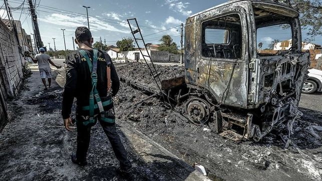 Las bandas de narcos paralizan una ciudad brasileña con disturbios en el primer gran desafío a Bolsonaro