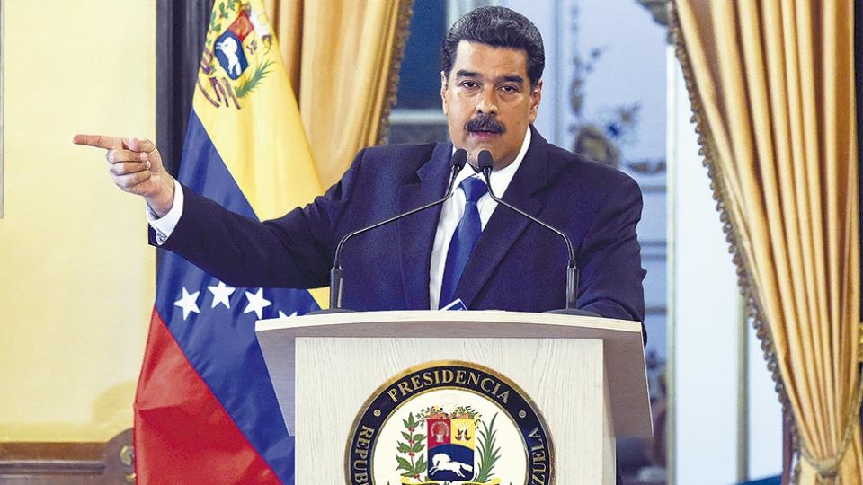 Maduro ofrece reunirse con el grupo de contacto