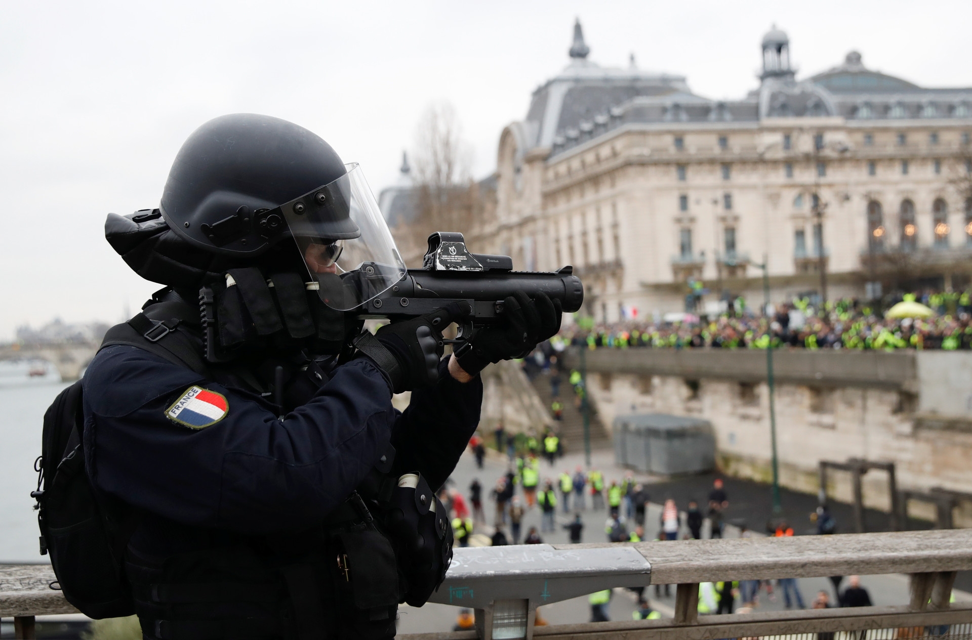 Las pistolas ‘flash-ball’, símbolo de la brutalidad policial contra los ‘chalecos amarillos’ en Francia
