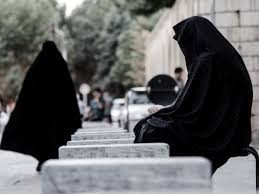 Mujeres afganas: del progreso al medievalismo misógino ‘made in USA’