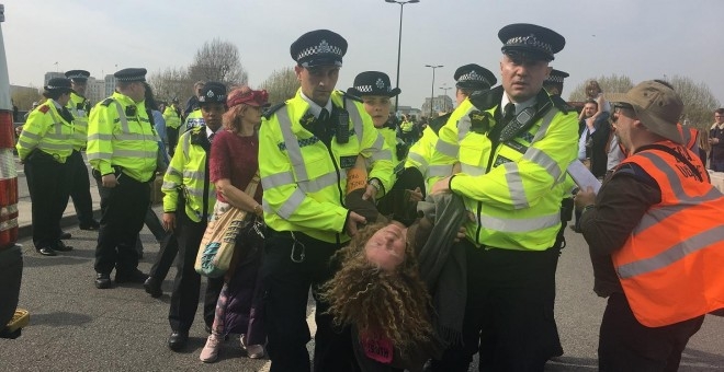 Más de 500 detenidos por las protestas contra el cambio climático en Londres
