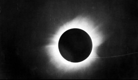 La observación de los eclipses Einstein tuvo razón (hace 100 años)