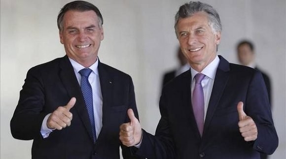 Escalada contra la democracia