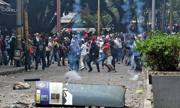 Congreso de Honduras retira las reformas a los sistemas de educación y salud, pero siguen las protestas