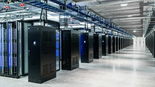 Entrenar una sola inteligencia artificial puede contaminar tanto como 2.800 vuelos Madrid-Barcelona