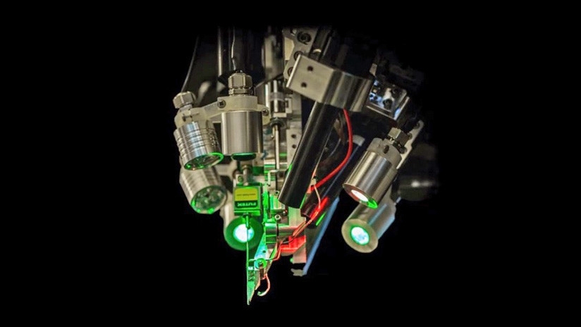 a7e50e9b2796feaa078b3903f2a4cd50 FOTOS: Elon Musk presenta la tecnología que permitirá la simbiosis definitiva entre el cerebro humano y la IA implantando electrodos en el cerebro