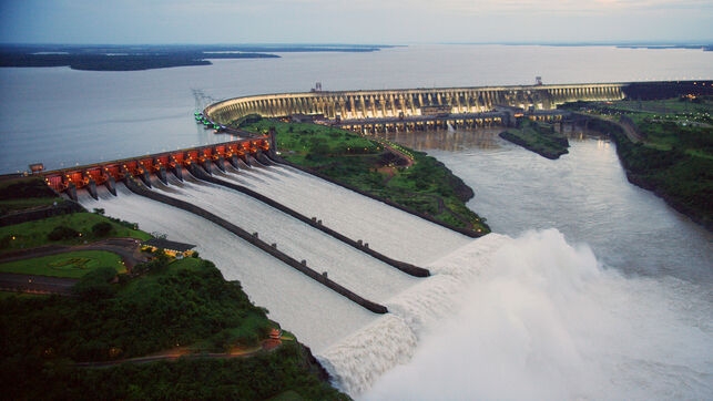 Hidroeléctrica de Itaipú: invasión militar, acuerdo secreto y traición a la patria entre Brasil y Paraguay