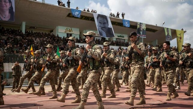 Las fuerzas kurdas que controlan el norte de Siria responden a la decisión de Trump de retirarse del país: “Regresará el caos”