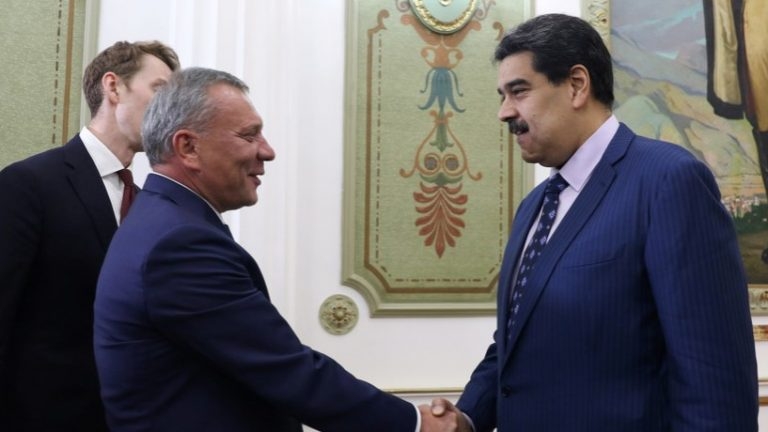Venezuela y Rusia suscriben acuerdos en materia energética, tecnológica y económica