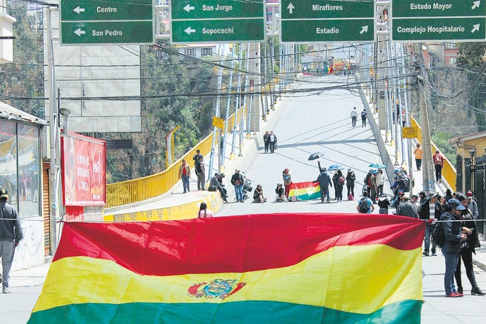Bolivia sitiada por los paros 