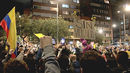 16fbc522fcf09219cec30b18bd758384 El pueblo no se rinde ¡carajo!