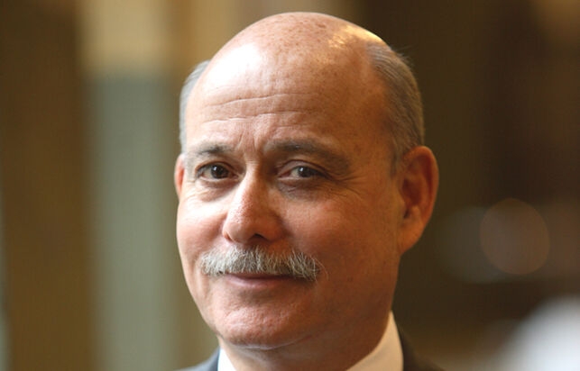 Jeremy Rifkin: “Si la burbuja del carbono no se desinfla podría provocar una pérdida de la riqueza mundial de hasta cuatro billones de dólares”