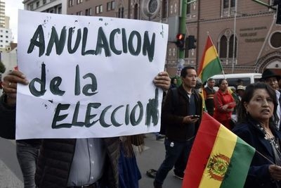 Al menos dos muertos en enfrentamientos en Bolivia, donde ya arrancó la auditoría de la OEA