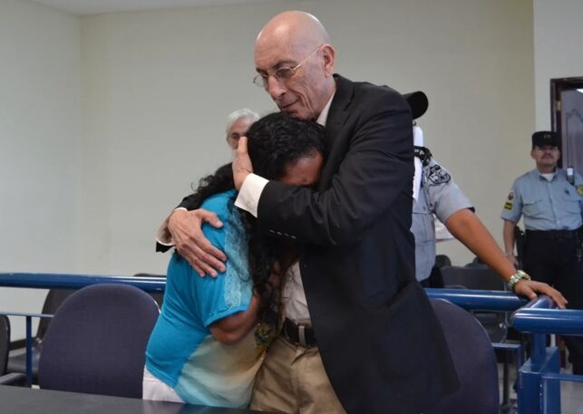 Refugiada en Suecia por abortar en El Salvador: “Ninguna mujer es libre mientras haya otras en la cárcel”