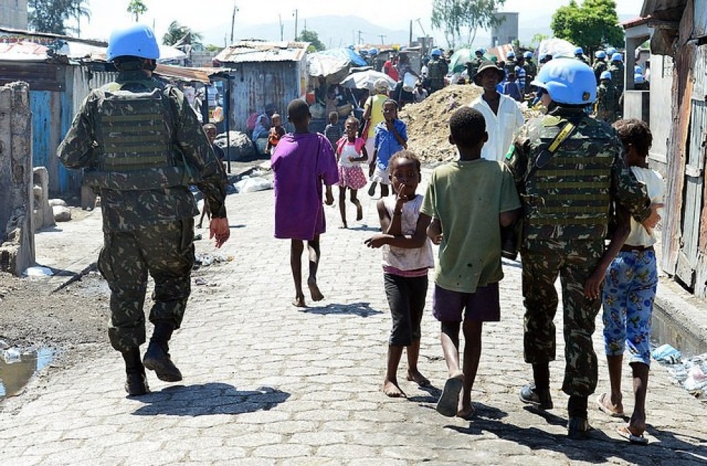 Cascos azules de la ONU, brasileños y uruguayos, violaron a 2.000 mujeres y niñas en Haití