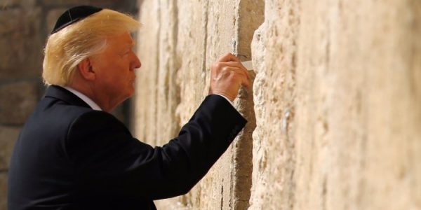 La metáfora de Ester y el mito apocalíptico de Trump y los evangelistas sionistas vs. Irán
