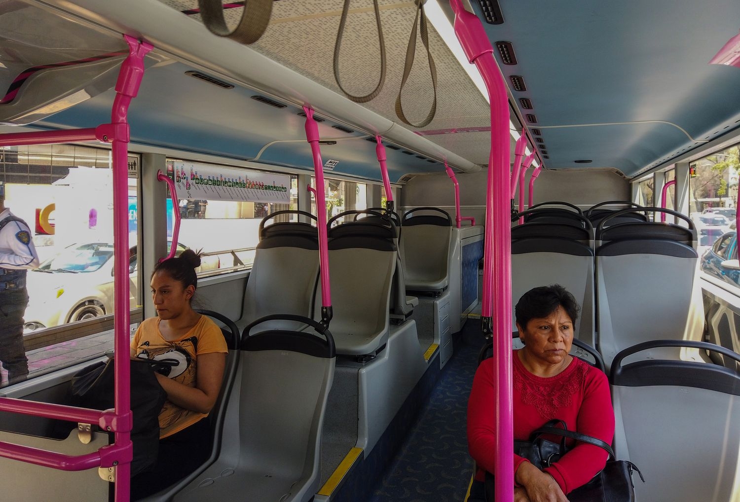 México secunda una histórica huelga de mujeres después de la abrumadora marcha del 8M