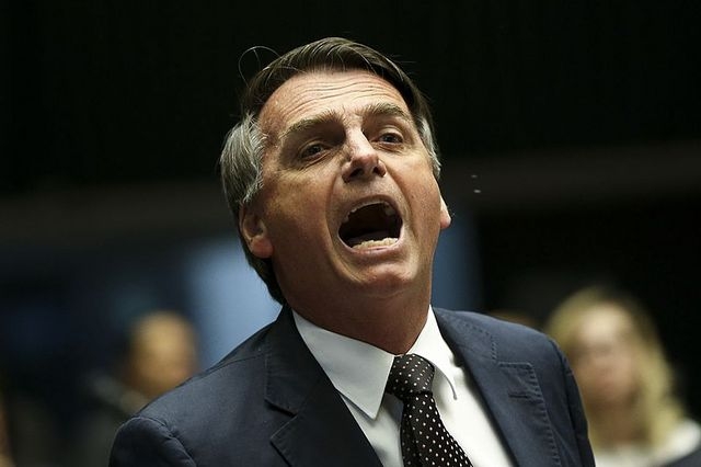 El irresistible retorno de los militares