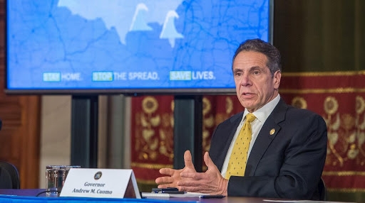 El gobernador de Nueva York ordenó confiscar respiradores
