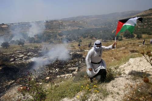 Palestinos marchan contra el proyecto anexionista de Israel