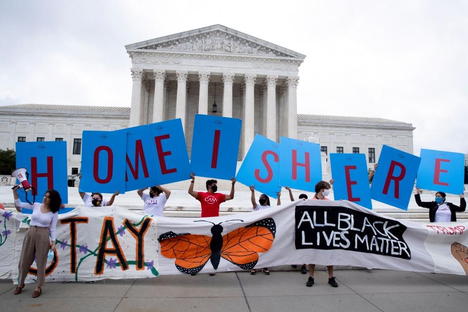 La Justicia impide a Trump deportar a 700 mil inmigrantes