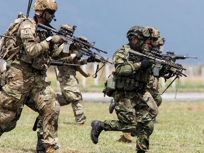 Una jueza ordena que la brigada de EE UU desplegada en Colombia suspenda sus actividades