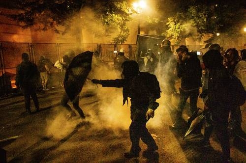 ¿Y si no se va?, preocupación de analistas en EU sobre Trump