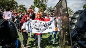Un paseo por París con los libertarios anticuarentena