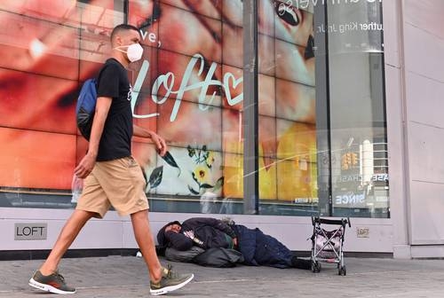 Sufre la economía de Estados Unidos su mayor cáida en al menos 73 años