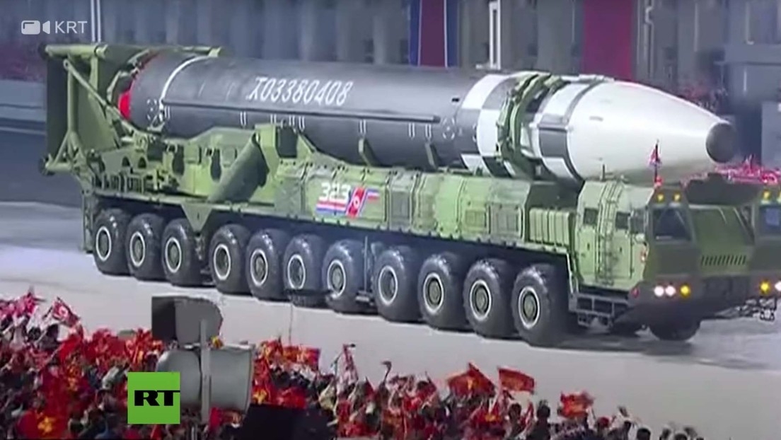 Corea del Norte presentó uno de los misiles más grandes del mundo 