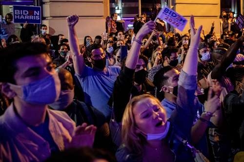 Biden presidente incapacitado (sic) en un país casi ingobernable, según Edward Luce, del FT