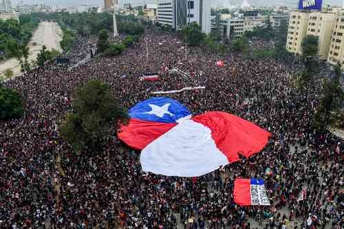 La derecha llegará unida a los comicios de abril en Chile; la centroizquierda, dividida