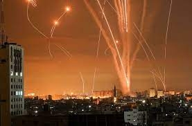 Lluvia de bombas en Gaza y de cohetes en Israel
