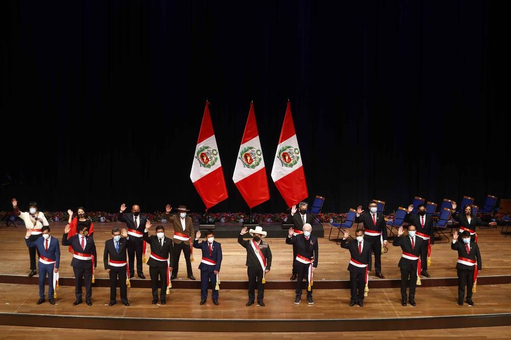 Presionado, Castillo hará cambios en su gabinete, trasciende en Perú