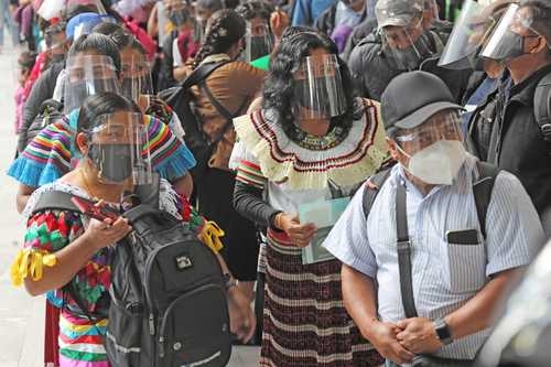 El EZLN por ahora rompe el cerco racista