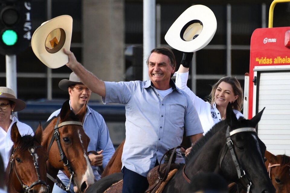 Coronavirus: Bolsonaro se autoentregó una medalla al Mérito Científico