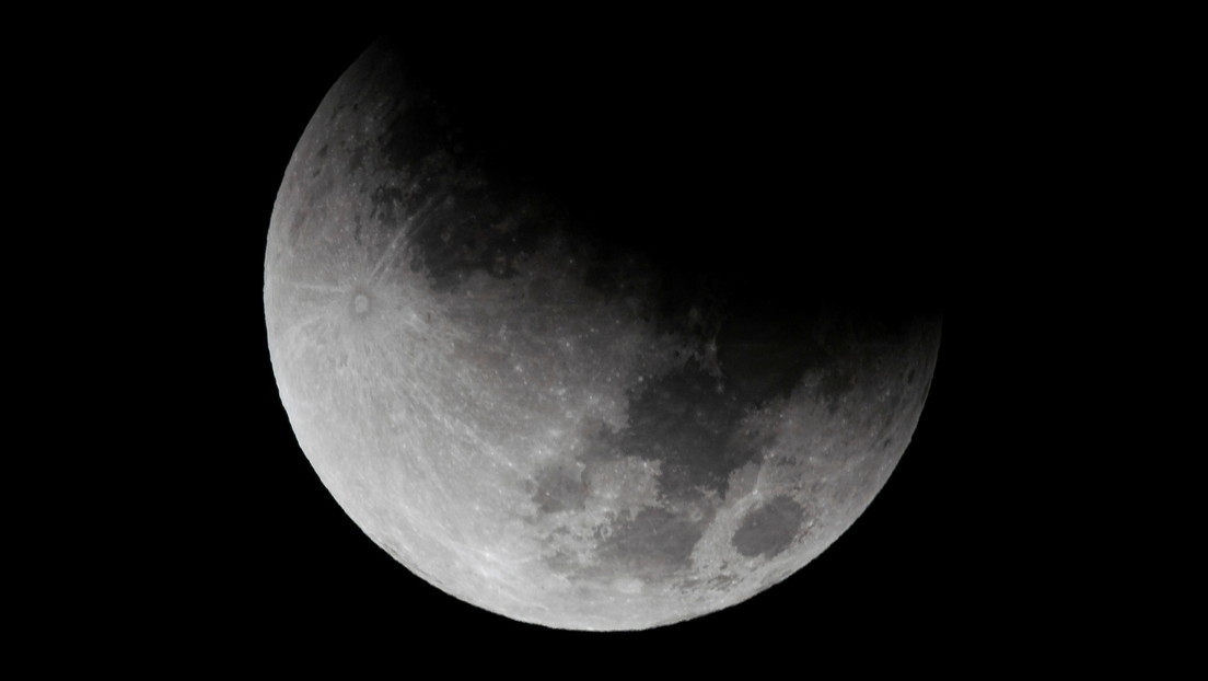 La NASA pretende instalar un reactor nuclear en la Luna y busca ideas para hacerlo