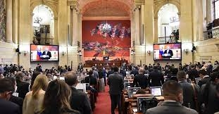 Cámara de Representantes aprobó “mico” contra la libertad de prensa en Colombia