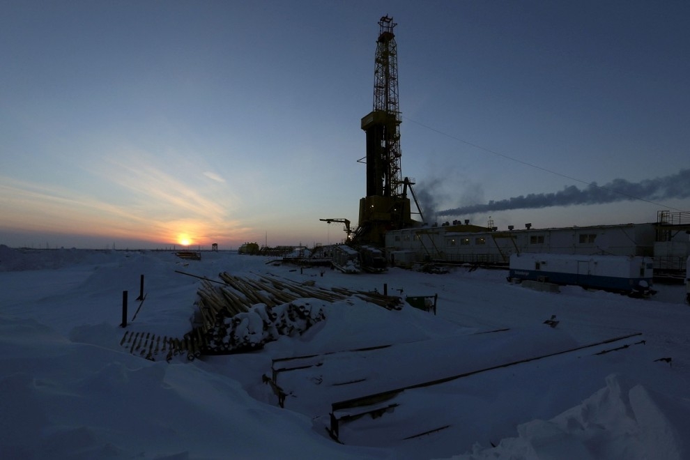 La escalada del petróleo por la guerra de Ucrania enciende las alarmas por una nueva recesión mundial