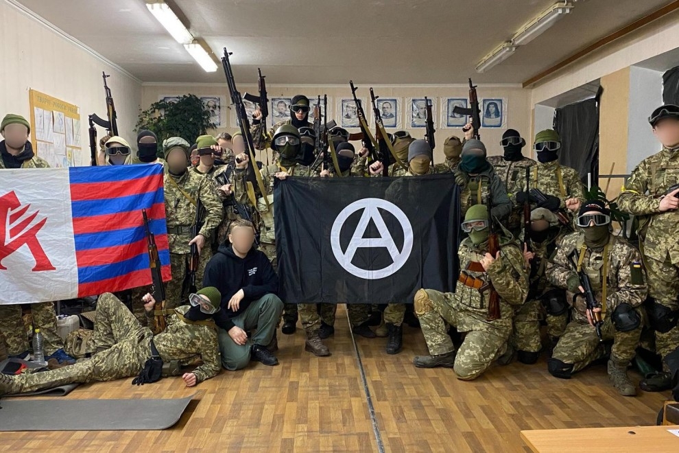 a37a8b571958ec0e5fff3252af43ea6b Los anarquistas ucranianos se organizan en milicias armadas para combatir a los invasores rusos