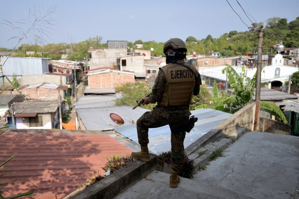 Censura a la prensa y mano dura en El Salvador